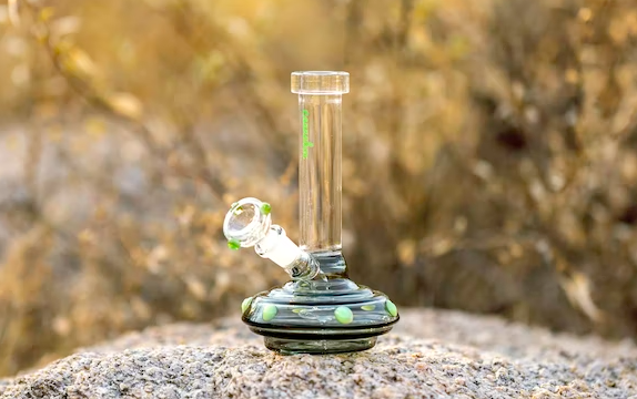 Here’s Why You Should Buy Bongs Online