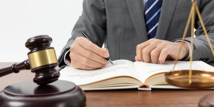 <strong>9 Ways How a Family Lawyer Can Help You in Property Settlements</strong>